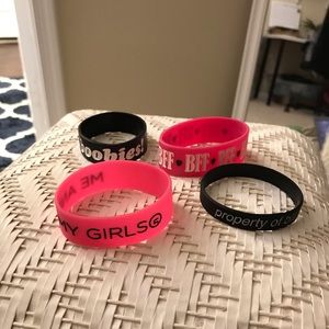 Bracelet bundle of 4